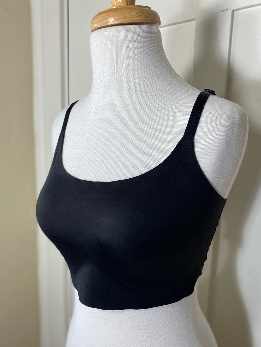 True & Co. Black Seamless Scoopneck Bralette L (no padding)